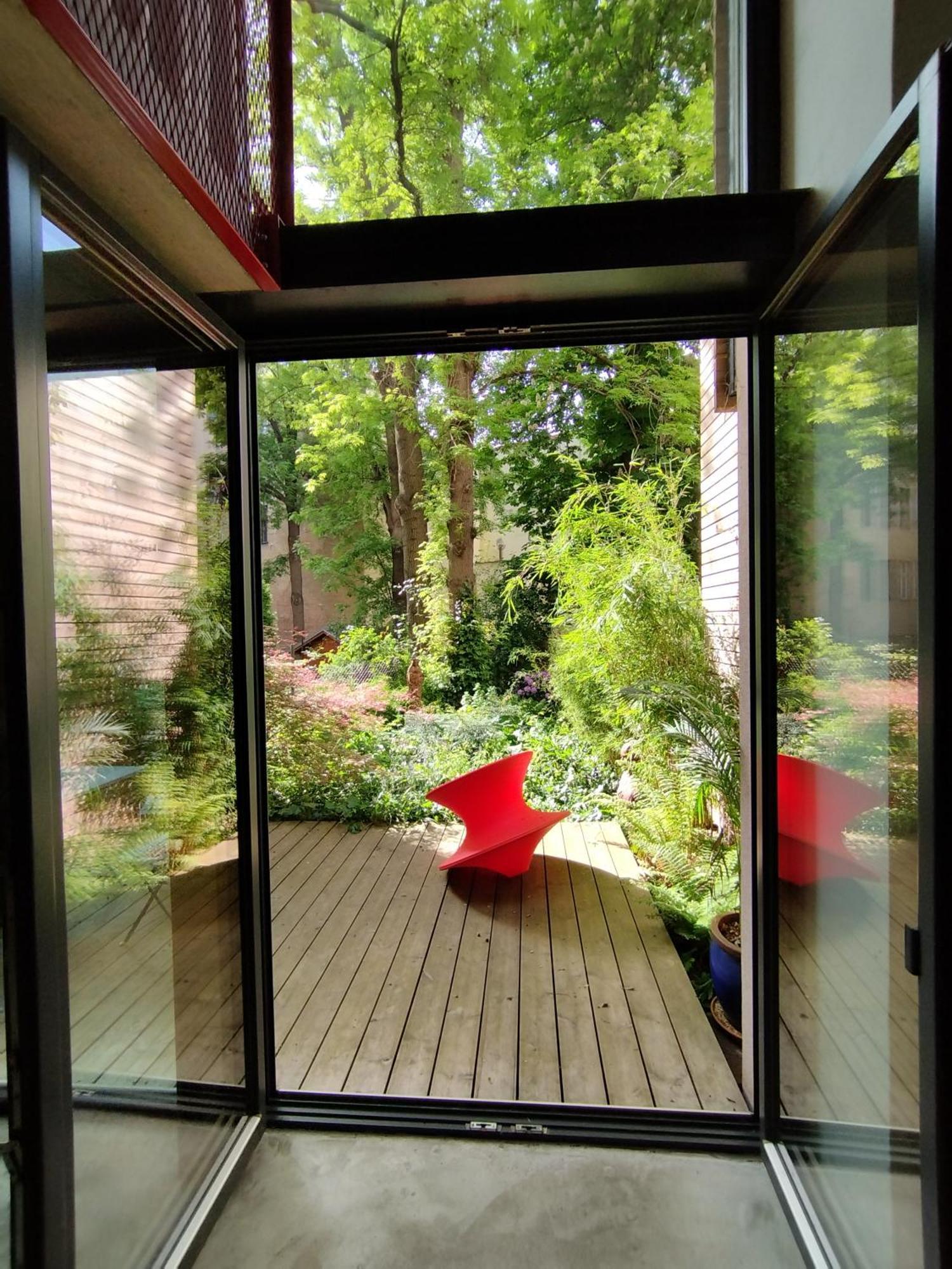 Romantic And Atypical In Prague's Montmartre Praga