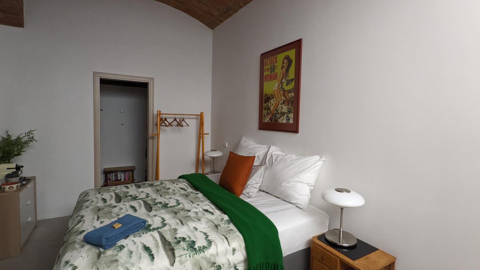 Romantic And Atypical In Prague's Montmartre Apartament Praga