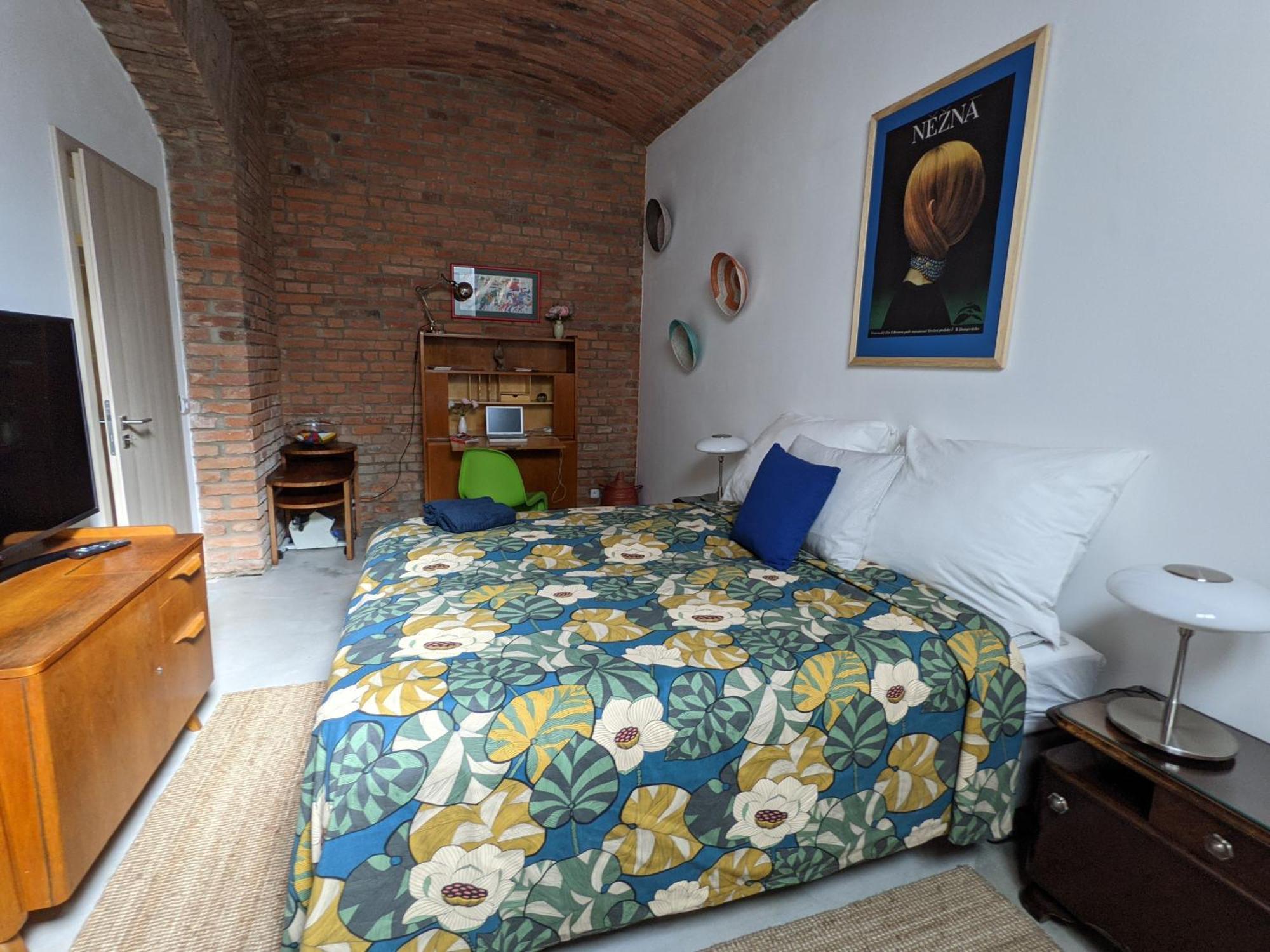 Apartament Romantic And Atypical In Prague's Montmartre